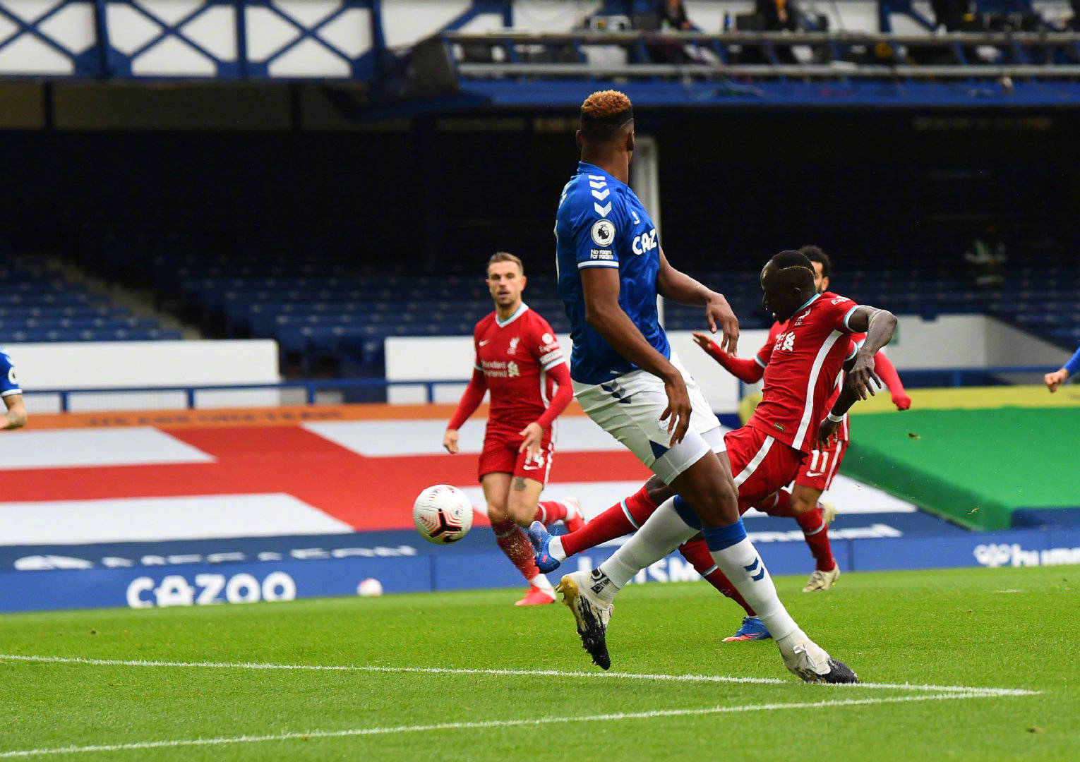 己的年轻才 己的年轻才